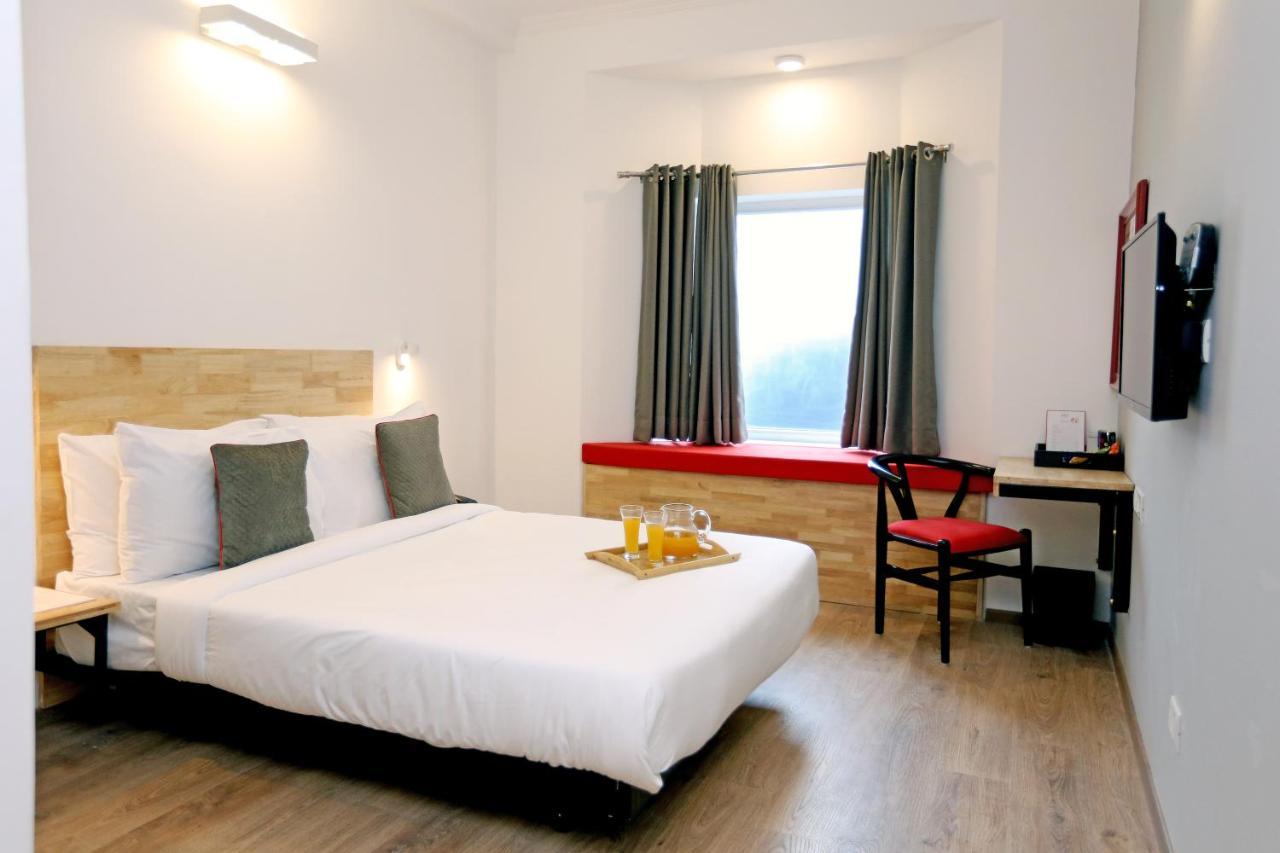 Oyo Townhouse 17 Huda City Center Near Leisure Valley Park Gurgaon Buitenkant foto