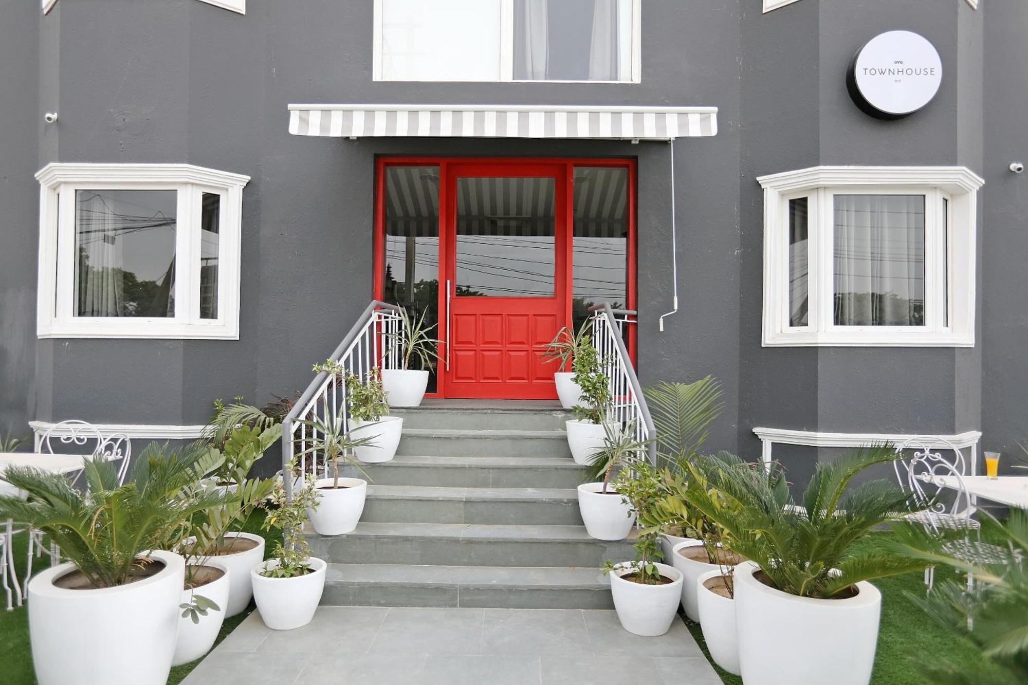 Oyo Townhouse 17 Huda City Center Near Leisure Valley Park Gurgaon Buitenkant foto